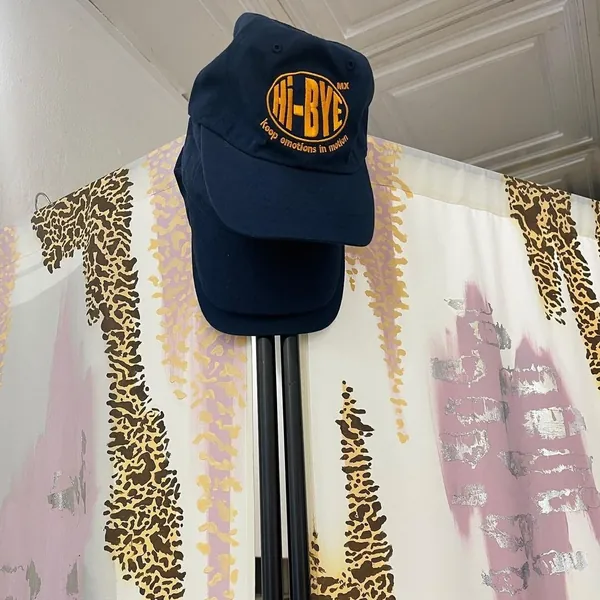 Hi-BYE — Carla Valdivia, Emilia Cuahutle
